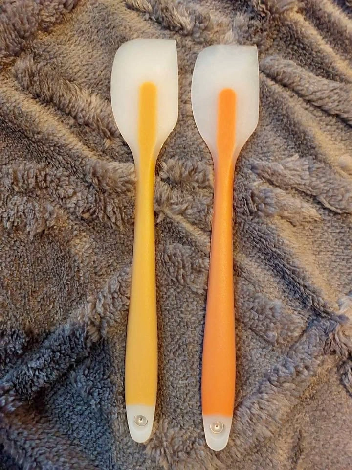 2 Silicone Spatulas