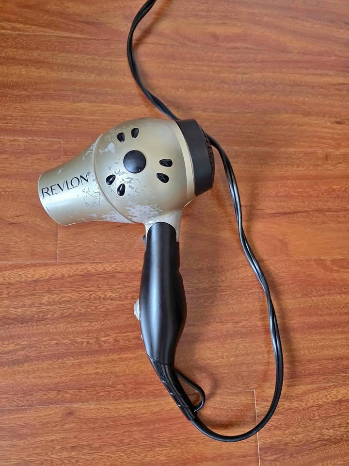 Revlon Hair Dryer – Works Well – $8