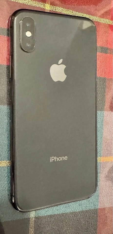iPhone XS - photo 2