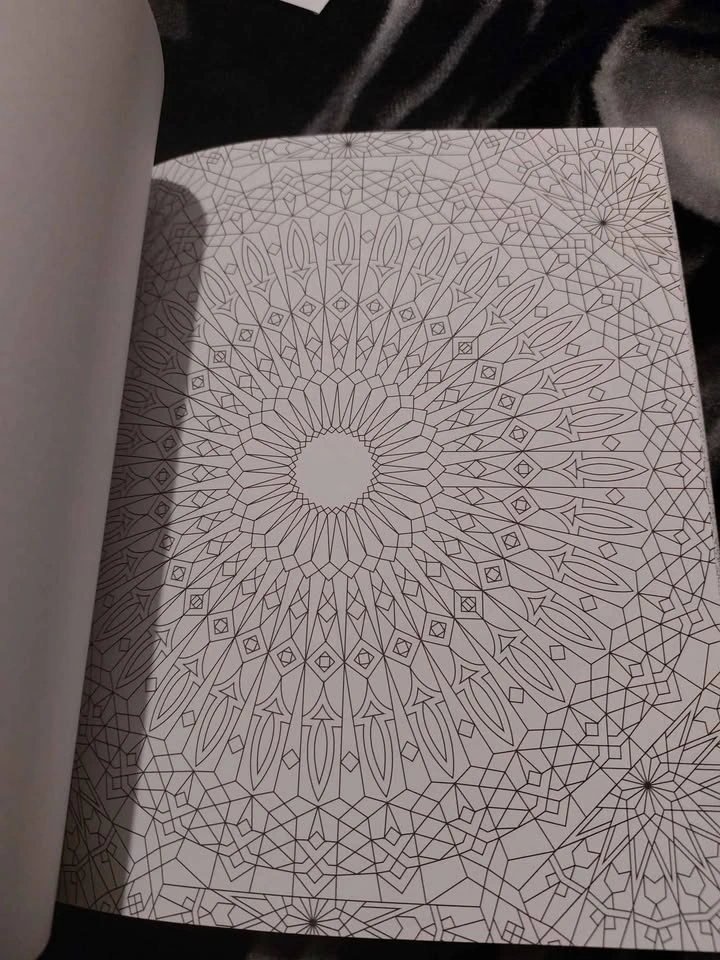 Mosaic Pattern Coloring Book - photo 4
