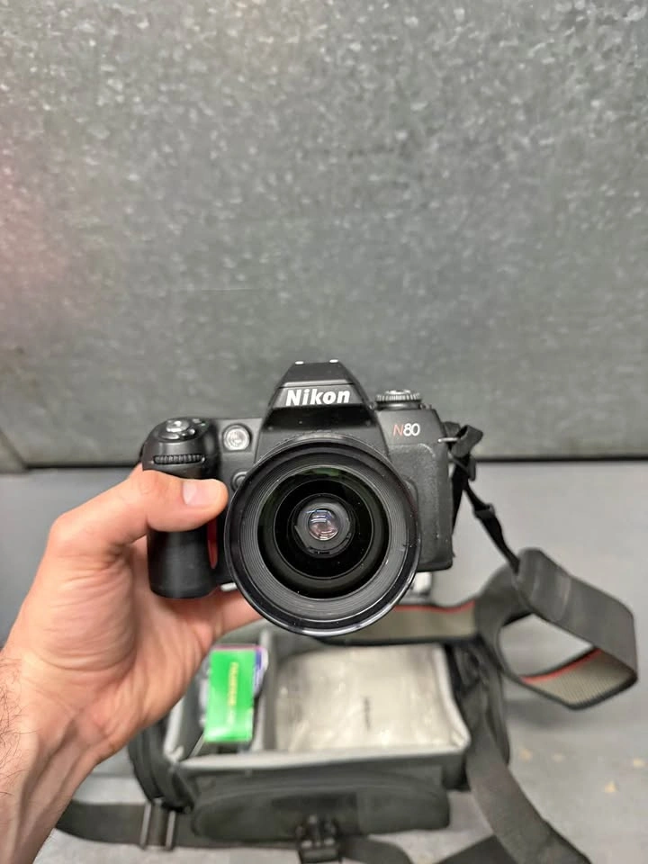NIKON N80 w/lens