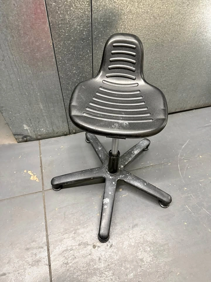 Jobri BetterPosture Chair (Art, Ceramics)