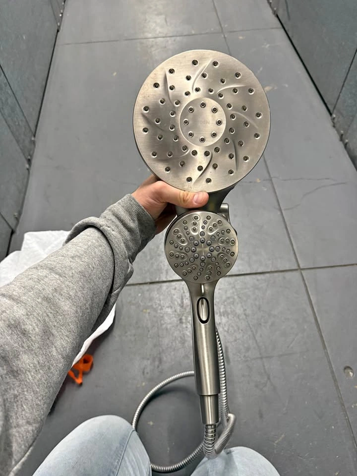 MOEN Attract with Magnetix Dual Shower Heads