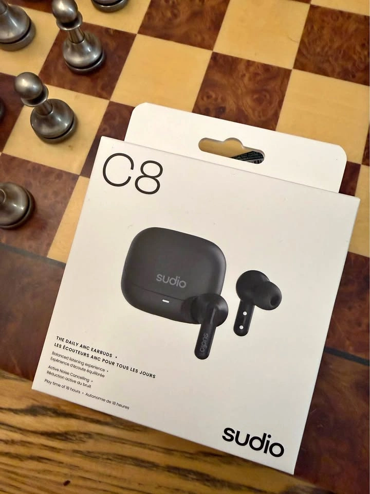 C8 Sudio Ear buds