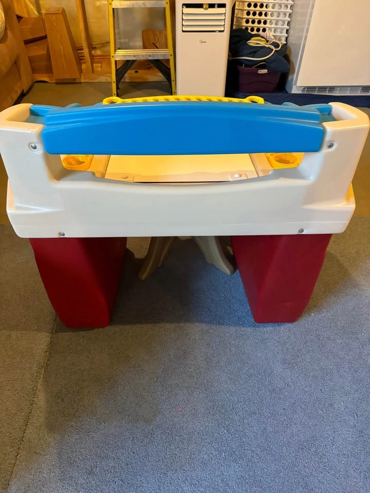Step2 Deluxe Art Master Desk - photo 2