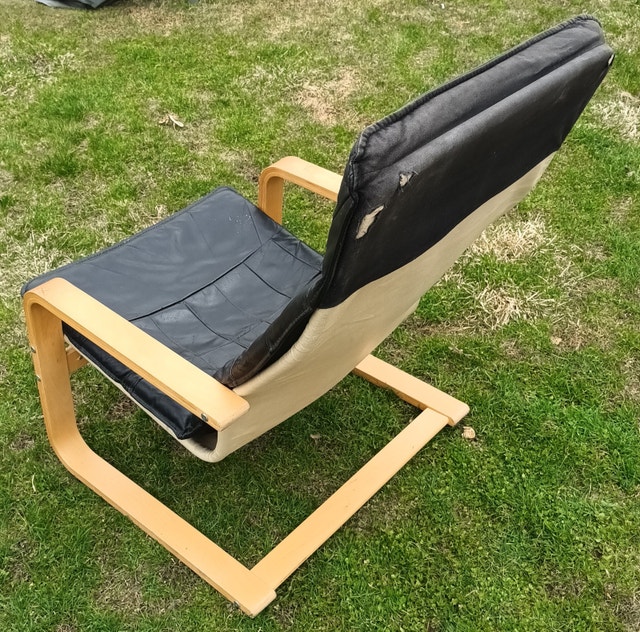 Ikea POÄNG Wood & Black Leather Armchair with Footstools - photo 4