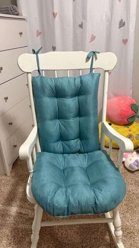 Wooden Rocking Chair - photo 2