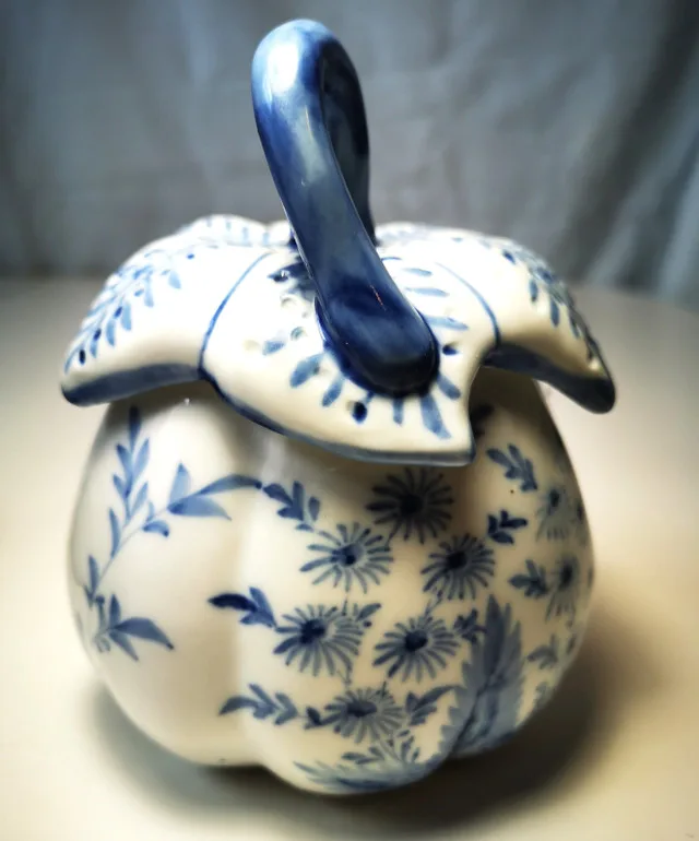 Trinket Container Pumpkin-shaped blue-and-white ceramic Vintage thumbnail