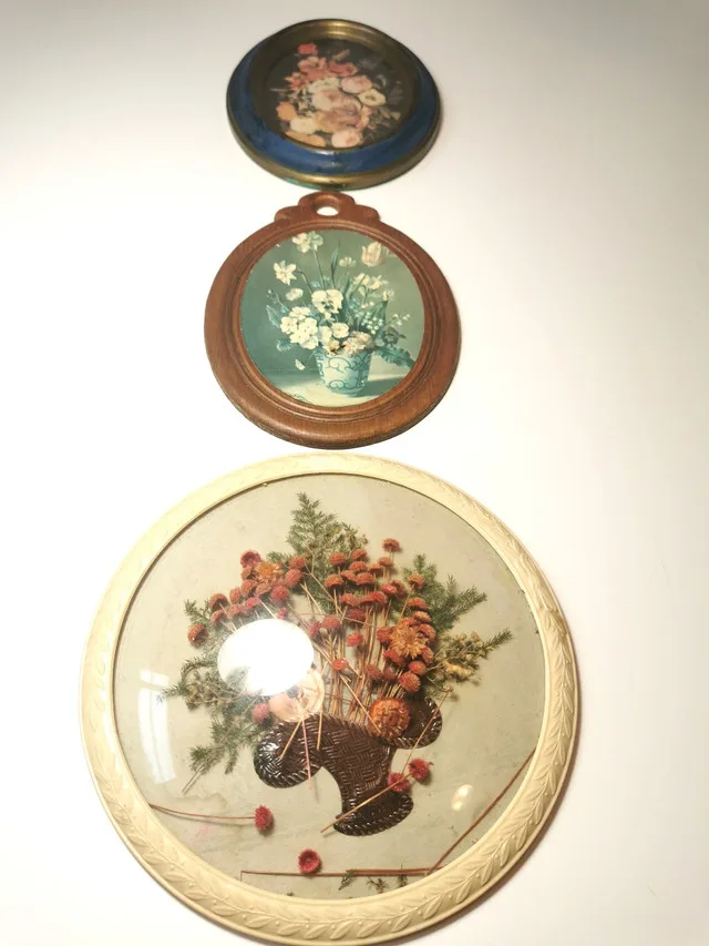 Wall hangings Three Vintage to older Vintage Botanical image indicator(2)
