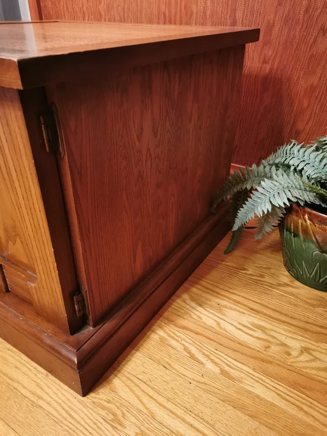 Goldcrest Vintage End Table 1978 image indicator(10)