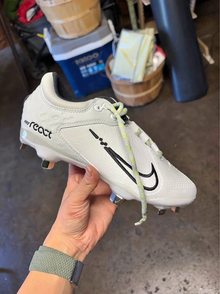 Nike Women's Baseball Cleats Size 5