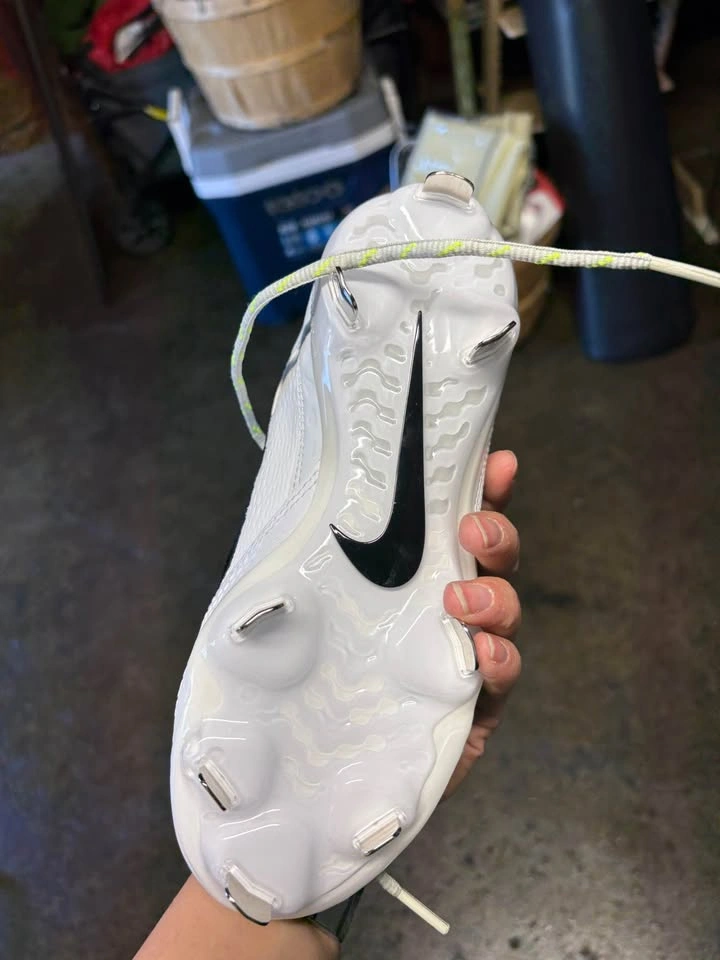 Nike Women's Baseball Cleats Size 5 - photo 3