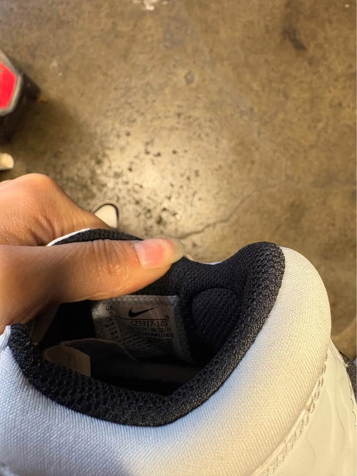 Nike Women's Baseball Cleats Size 5 - photo 4