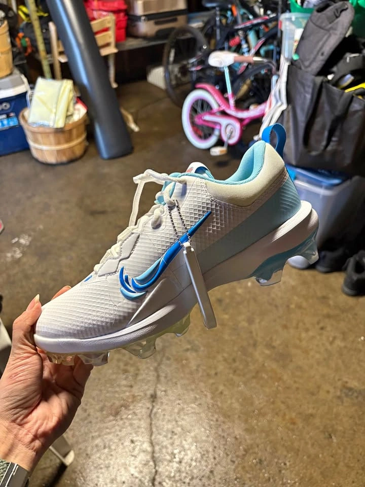 Nike Plastic Baseball Cleats
