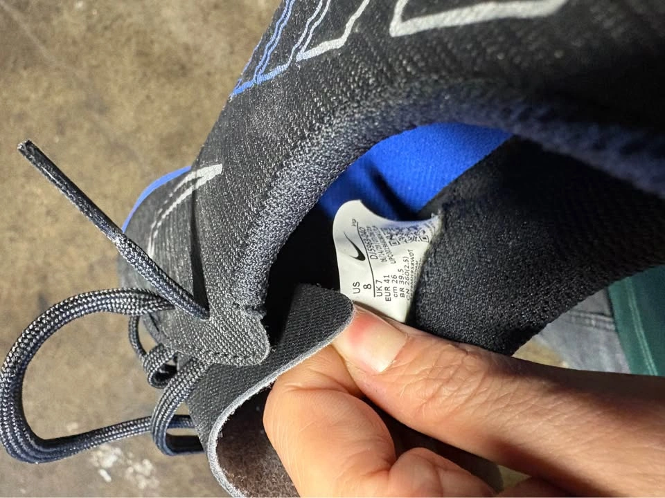 Nike Soccer Cleats - photo 3