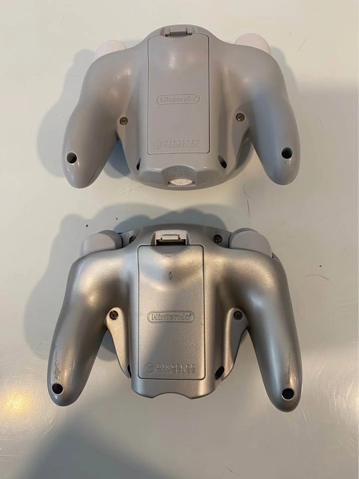 Lot of 2 Nintendo GameCube Wireless Controllers No Receivers - photo 2