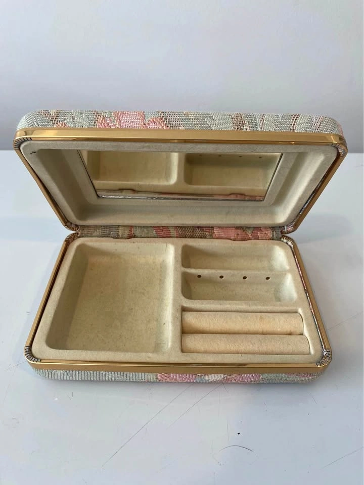 Vintage 80s Tapestry Travel Jewelry Box Cottagecore Vibes 🌸