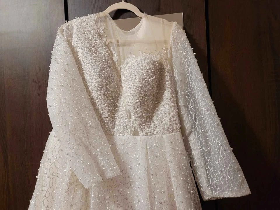 Beautiful Wedding dress with pearls - photo 4