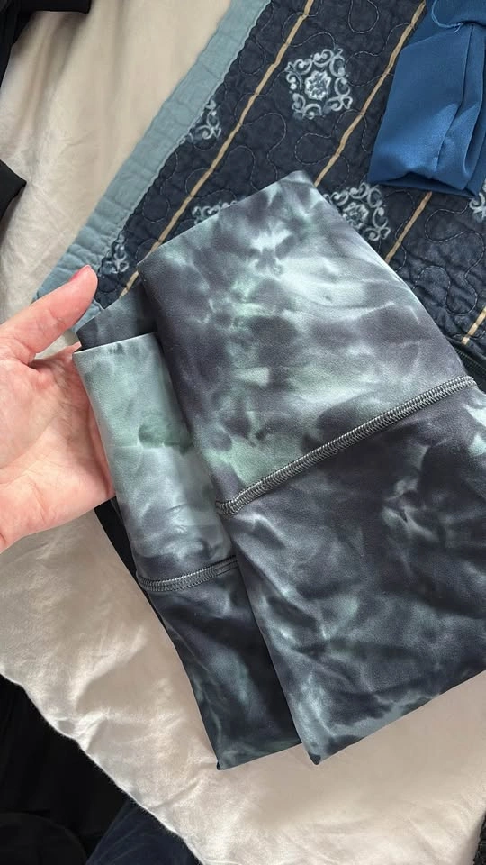 Lululemon Wunder Train High-Rise Tight - Size 8 - photo 3