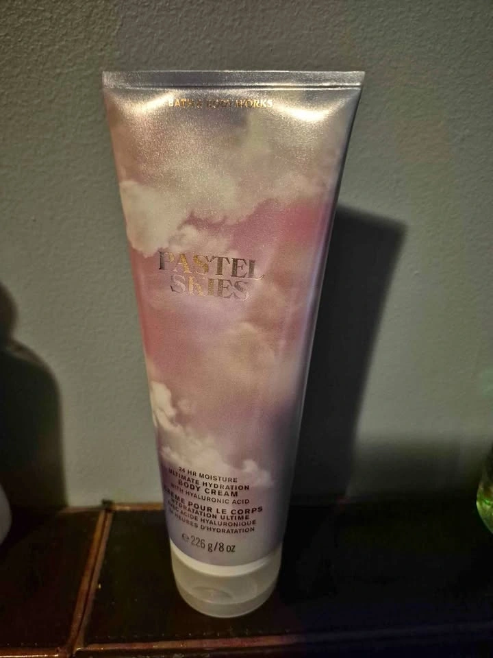 BRAND NEW BATH AND BODY WORKS PASTEL SKIES BODY CREAM
