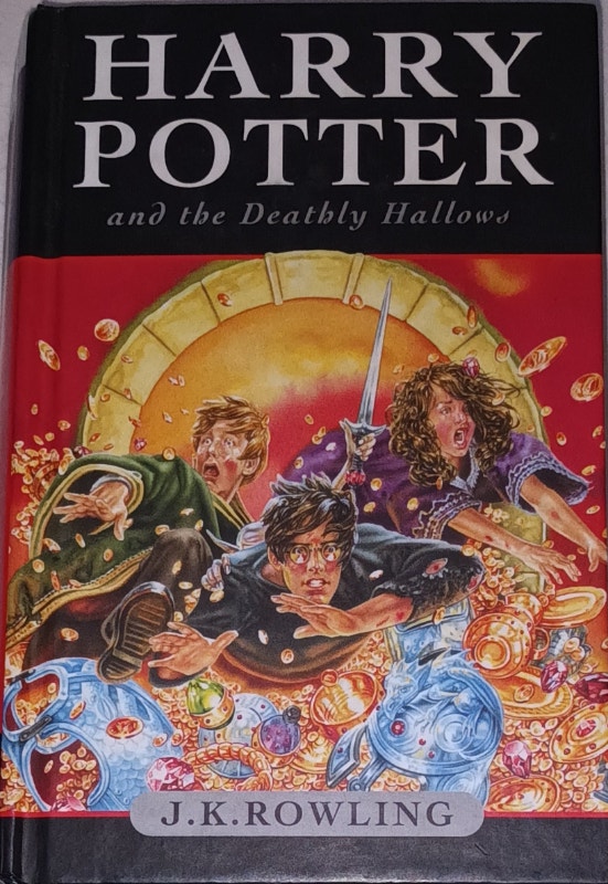 Harry Potter and The Deathly Hallows HARDCover Book