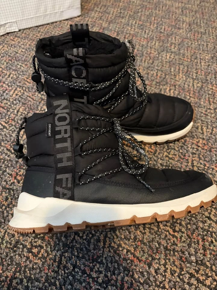North Face Women Winter Boots - Size 8 - photo 2