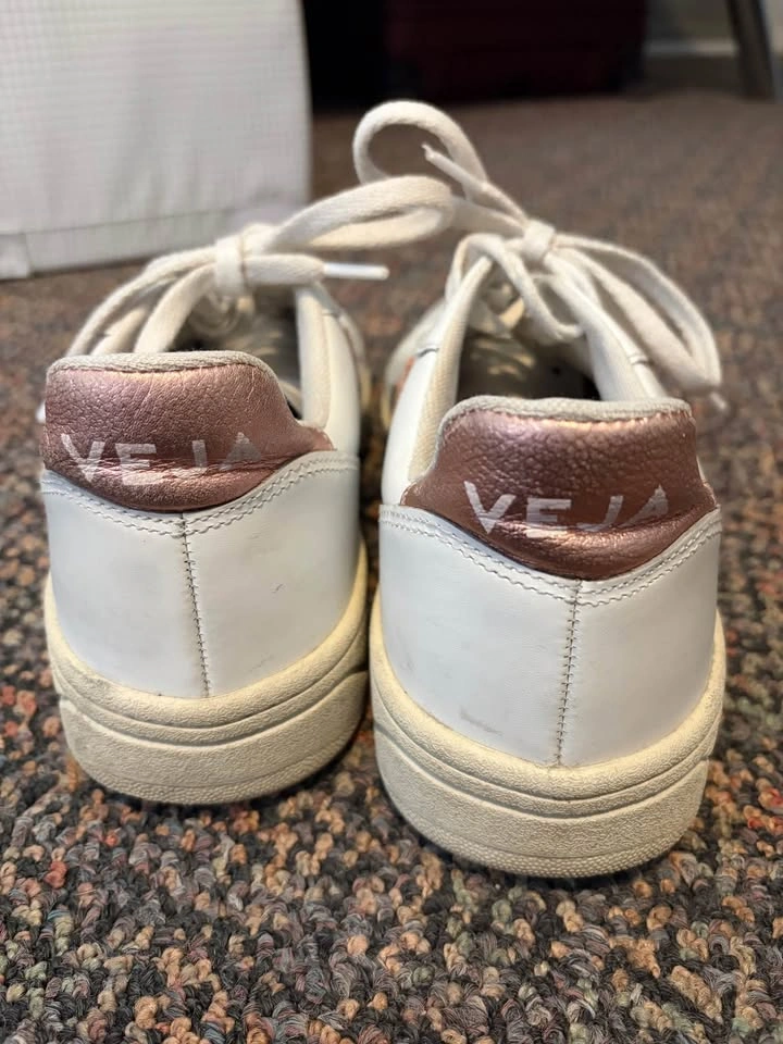 Veja Women Size 8 - photo 5