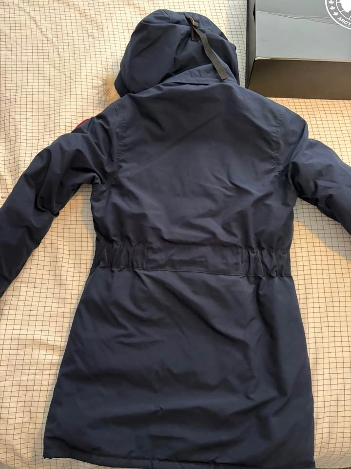 Canada Goose Trillium Parka - Navy - Female - Size M - photo 3