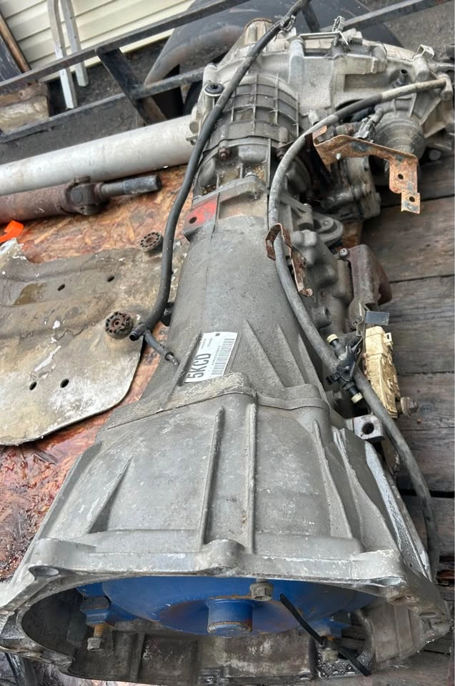 2002 Sierra 1500 4x4 Transmission w/ Transfer Case