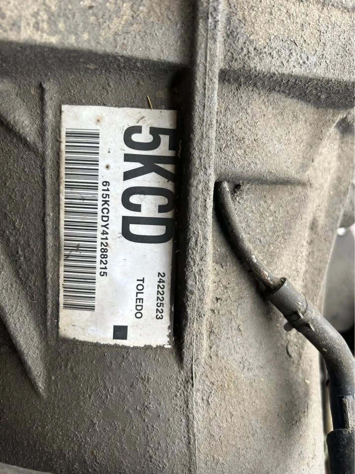 2002 Sierra 1500 4x4 Transmission w/ Transfer Case - photo 3