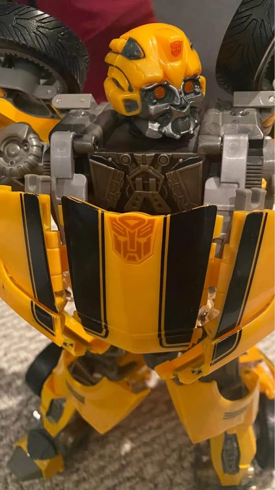 Bumblebee Transformer Figurine 95$ OBO - photo 2