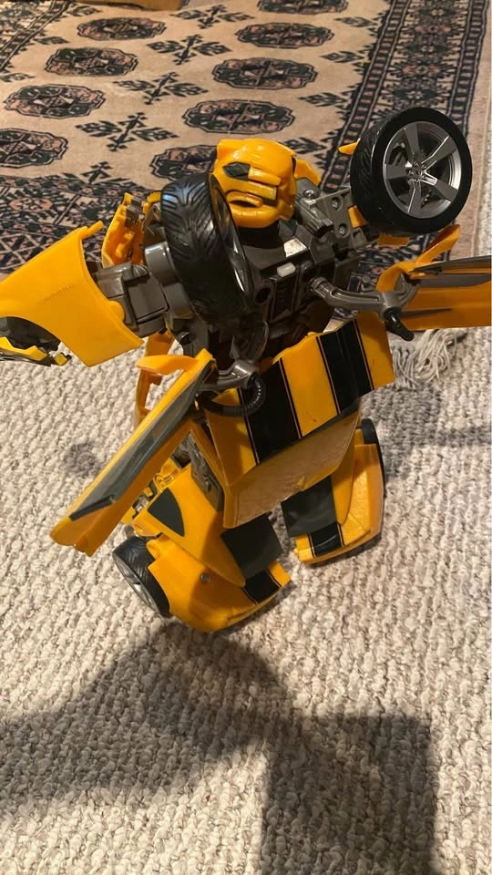 Bumblebee Transformer Figurine 95$ OBO - photo 3