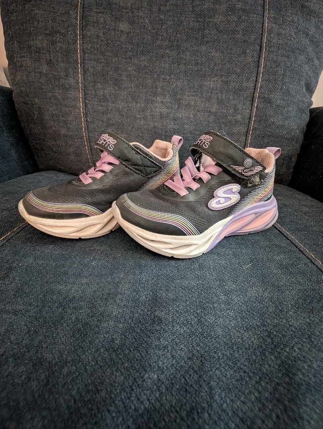 Little Kid Size 10 Light up Shoes