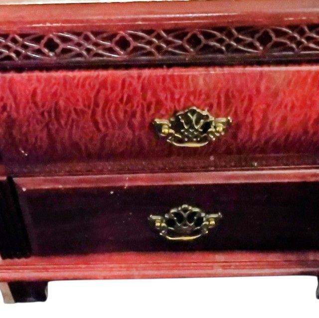 NIGHTSTAND / BEDSIDE TABLE VINTAGE SOLID WOOD NEEDS A LIL (TLC) - photo 2