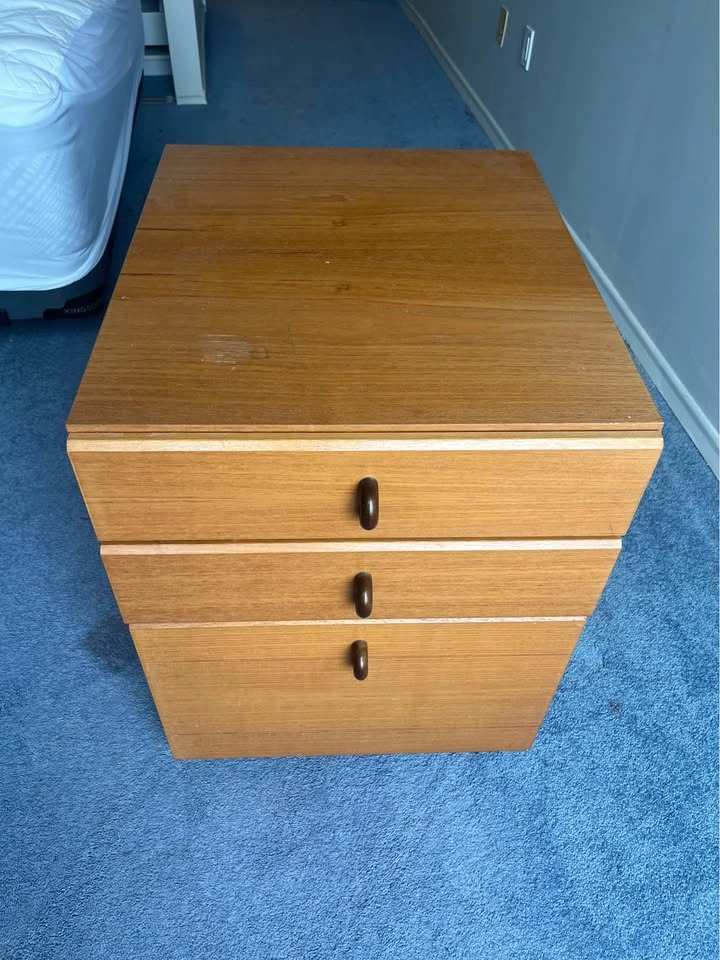 Mid-Century Modern Teak 3-Drawer Pedestal Unit on Casters - photo 2