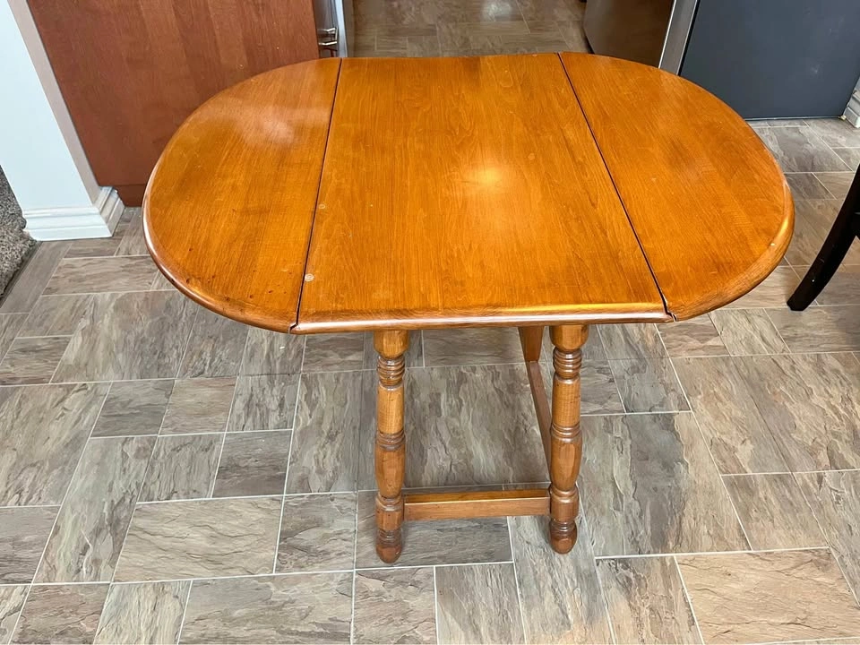 Solid Wood Drop-Leaf Gate-Leg Table