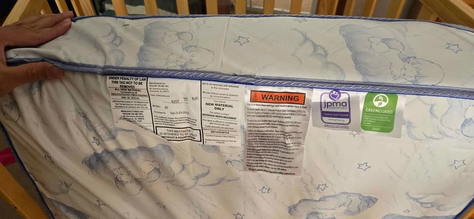 Dream On Me 5 in 1 Convertible Crib with Mattress - photo 5