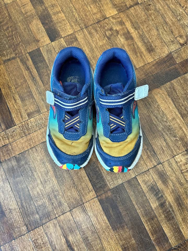 Saucony boys shoes 11T