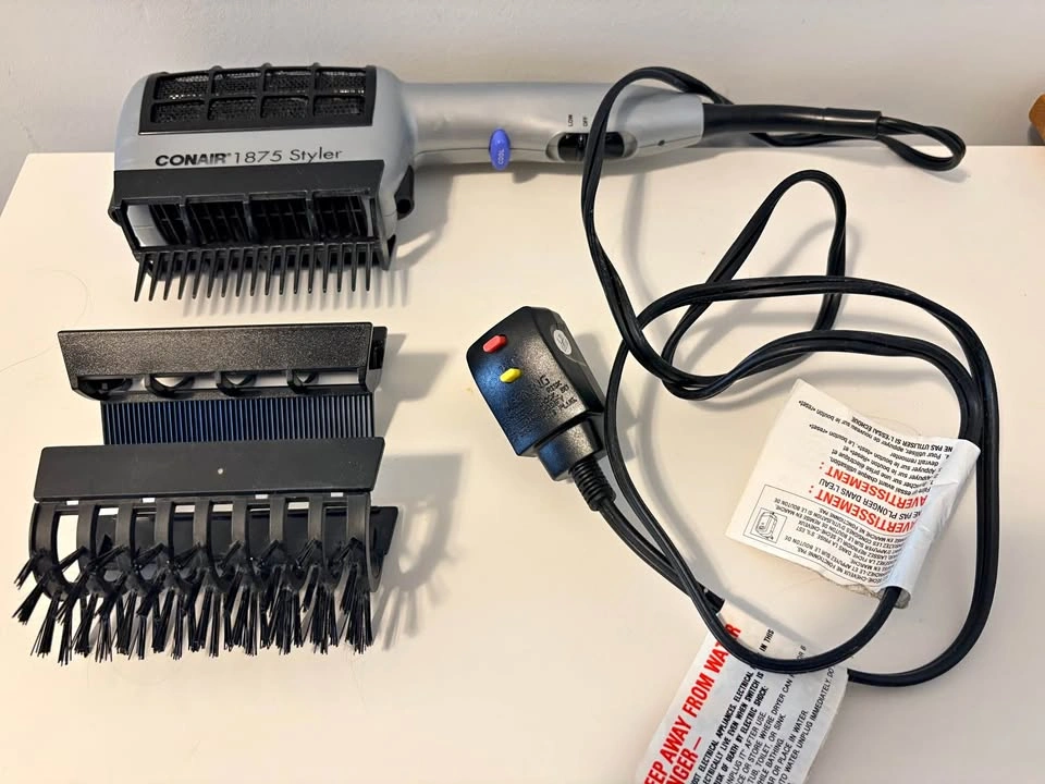Hair styler with 3 attachments