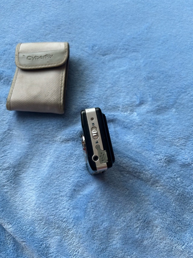 CyberPix S-5415 Digital Camera with Case - photo 4