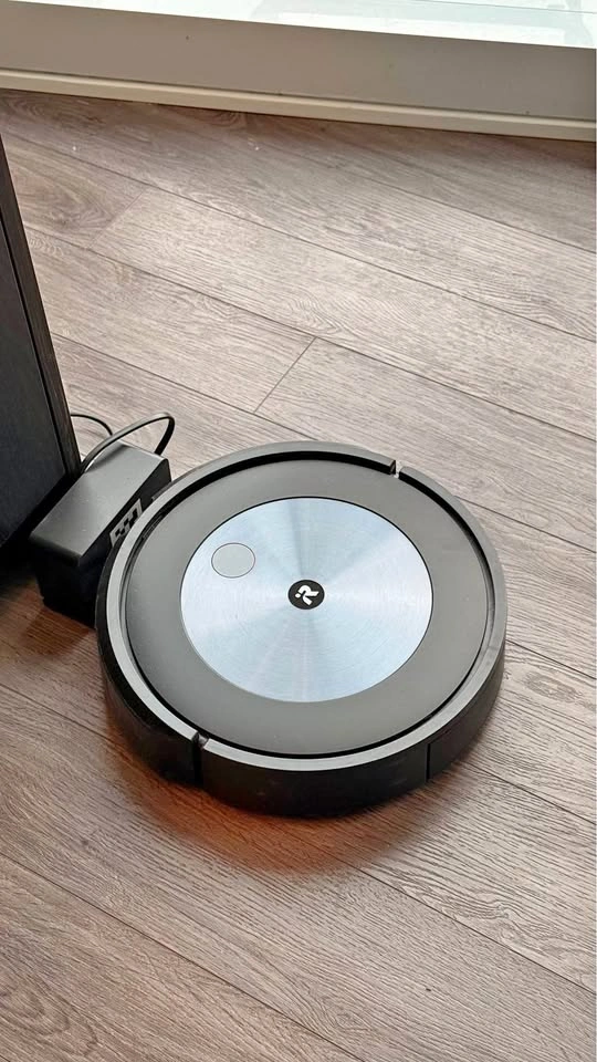 iRobot Roomba Combo j5 Robot Vacuum & Mop