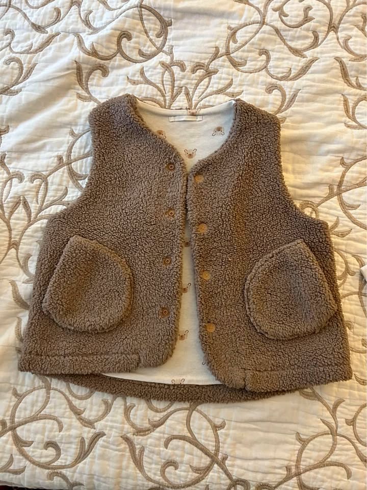 Boys Sherpa vest (Uniqlo) and zip up sweater (OKB) 3T