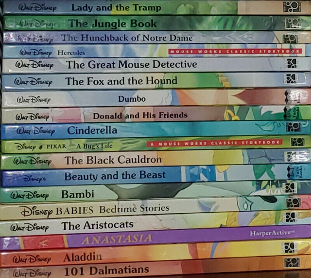 37 Disney Oversized Hard Cover Books - Mouse Works & Gallery - photo 2