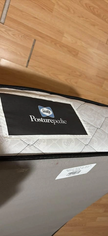 Sealy Posturepedic Twin Mattress - photo 2