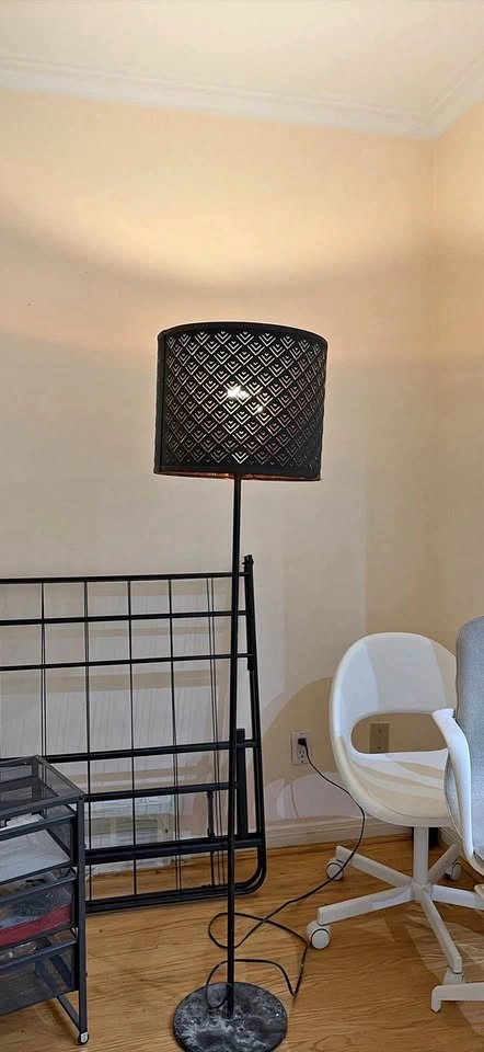 Modern Black Metal Floor Lamp with Geometric Cutout Shade
