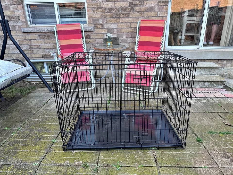 XL DOG CRATE: iCrate Dog Crate – 42.875” x 28.75” x 30.375”