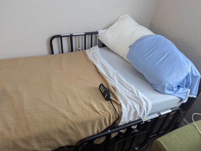 Delta Ultra-Light 1000 Full-Electric Bed with Rails - photo 2
