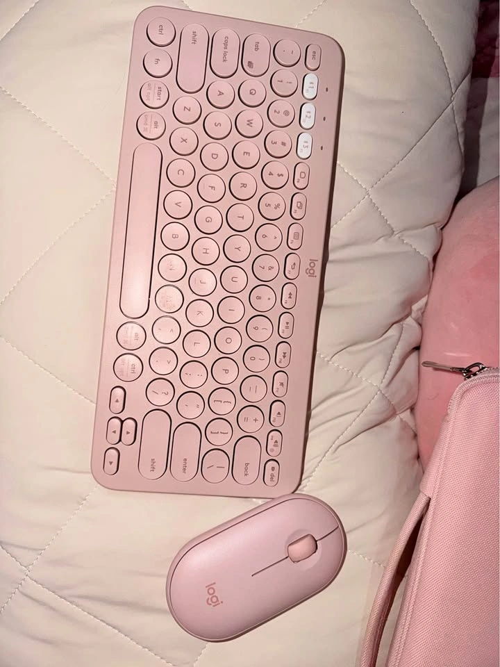Logitech Wireless Keyboard and Mouse Pink