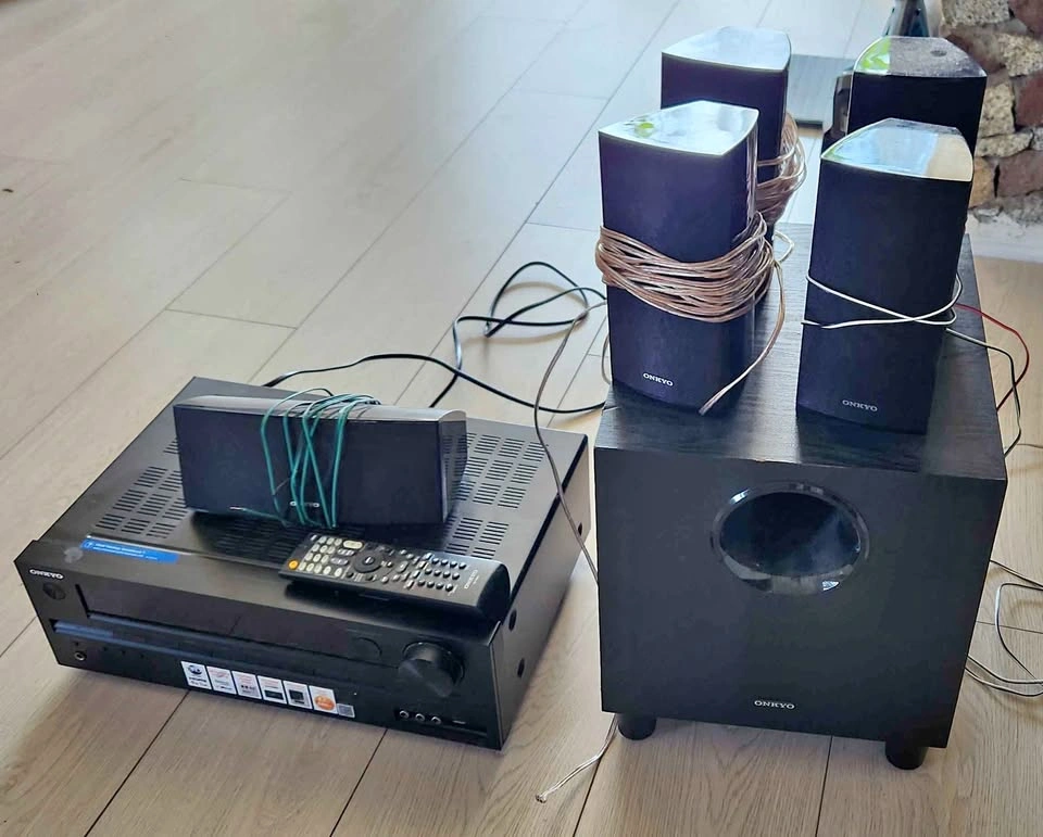 Onkyo HT-R391 5.1-Channel Home Theater System