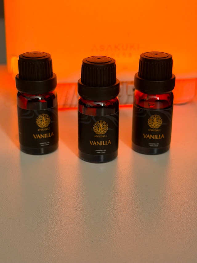 Brand New Vanilla Essential Oils (3-Pack) – Unopened